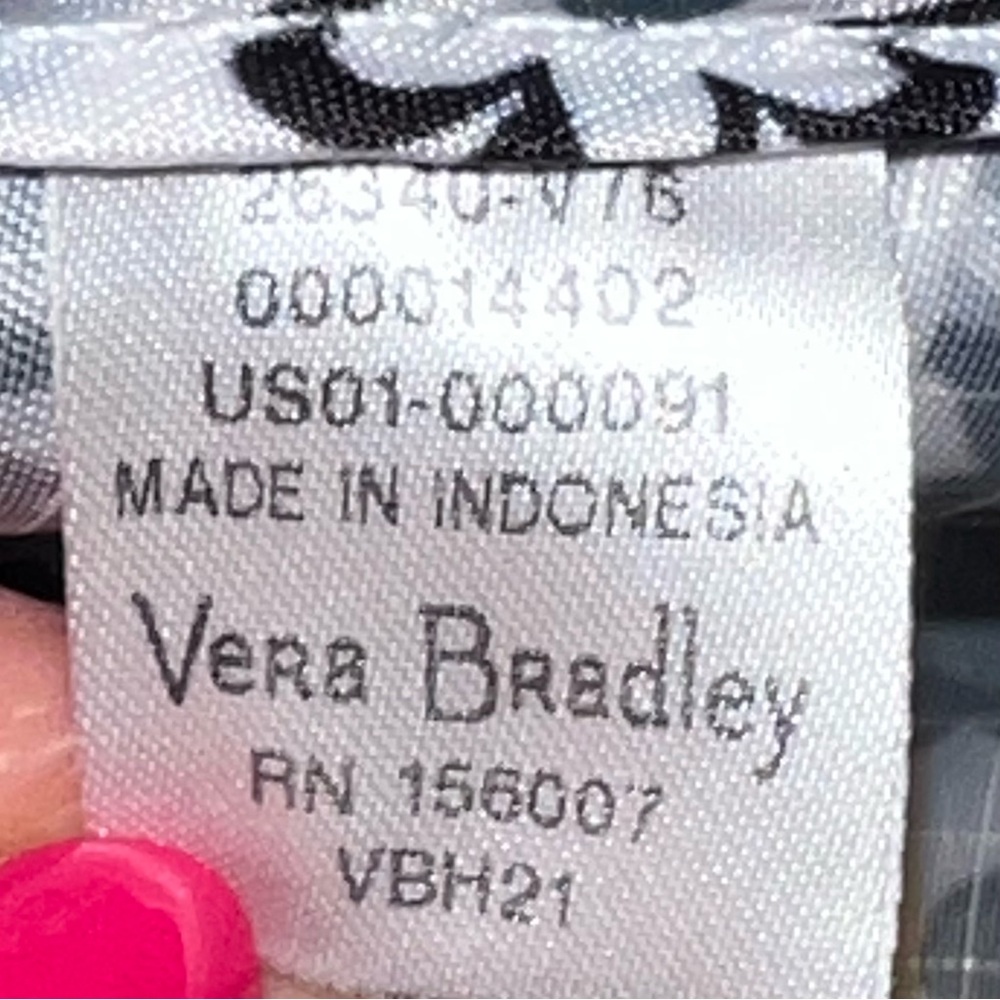 Vera Bradley Nylon Duffle Lisbon Medallion Archived Pattern NWOT 
💥SALE /2 OFF 💥 - Picture 13 of 16